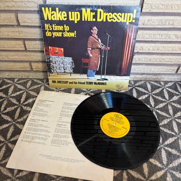 80's "Wake Up Mr. Dressup!" Record - Kids Album - Ernie Coombs Record - 80's TV - Picture 3 of 12